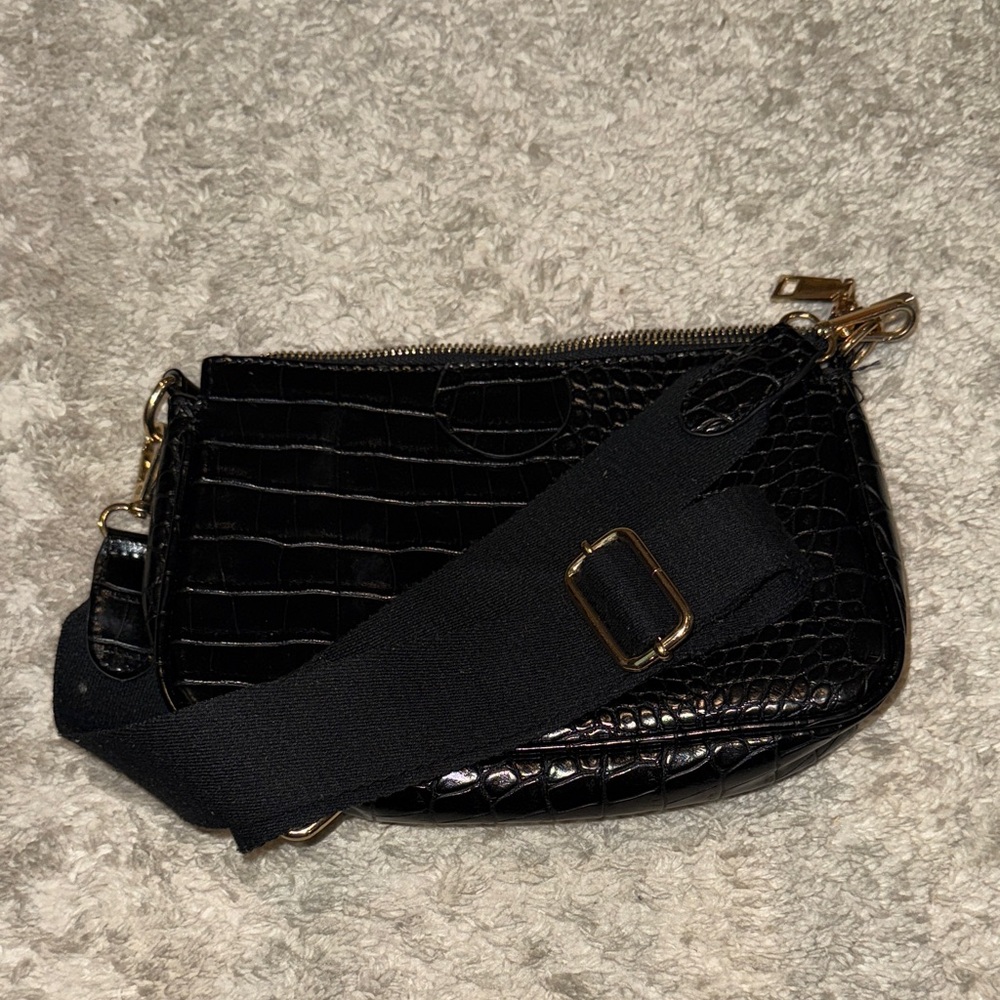 Elegant Black Crocodile-Embossed Women's Bag